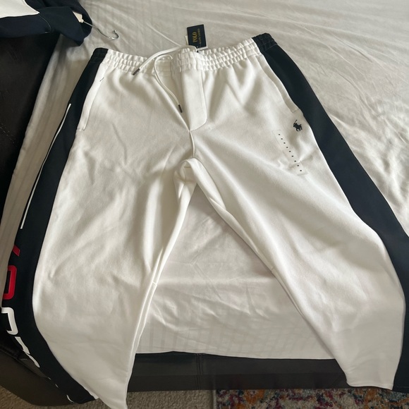 Never worn - Picture 1 of 2